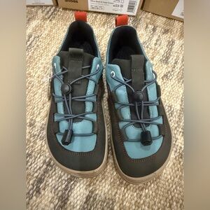 Be Lenka Explorer Olive Black & Sage Green Size 1.5- NEW